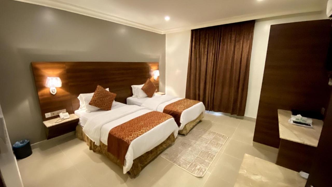 होटल के अलावा Al Bustan 4*