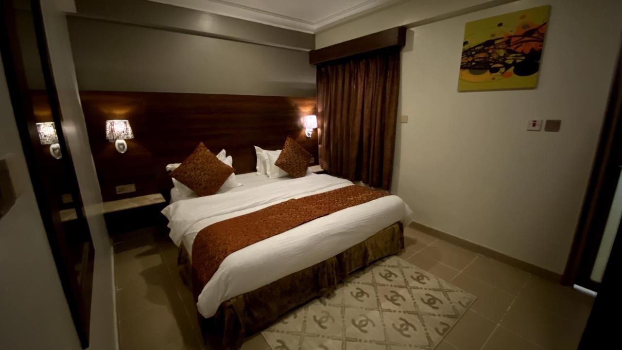 होटल के अलावा Al Bustan 4*